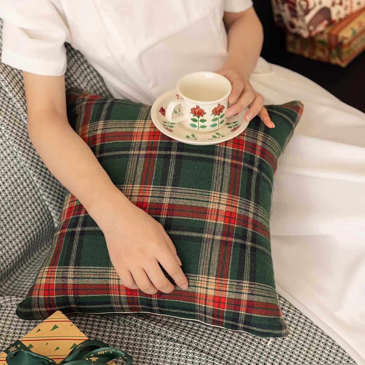 Christmas Plaid Decorative Throw Pillow Covers Scottish Tartan Cushion Case for Farmhouse Home Holiday DecortionHidden Zipper Y251105