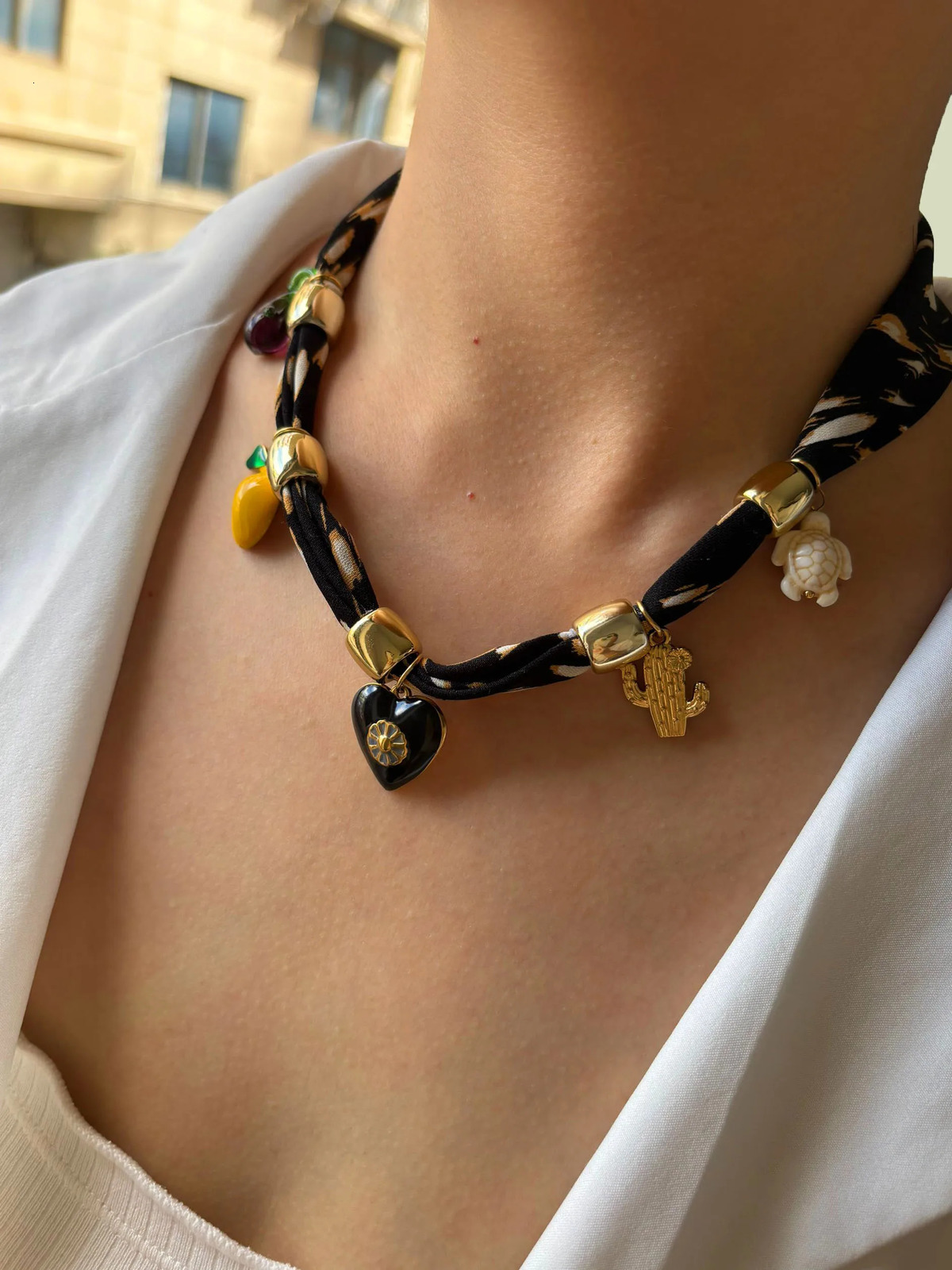 GHIDBK Vintage Black Enamel Heart Resin Flower Pendant Necklaces for Women Gothic Fashion Leopard Print Rope Chain AntiTarnish 251031