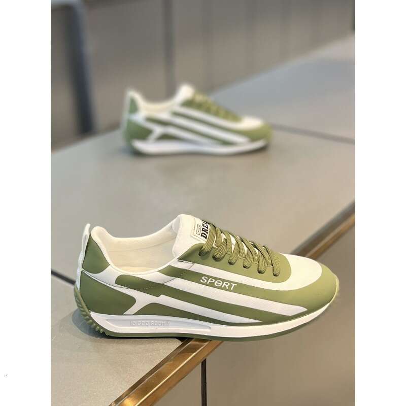 TikTok Autumn Men's 2025 New Low-top Mesh Korean Style Casual Comfortable Lightweight Fashionable Forrest Gump Shoes