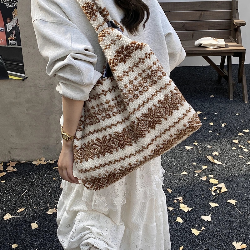 Plush Shoulder Bag - Vintage Style Suitable For Business Casual Wear Women Large Capacity Handbag For Carrying Around 251104