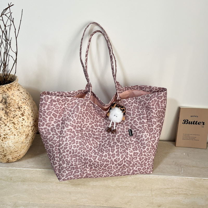 New autumn women's simple, casual, fashionable, luxurious party handbag, large capacity crossbody bag, essential shoulder bag for college student