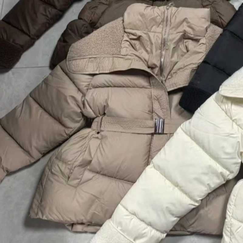 2026 Womens Cotton-Padded Jacket Thick Patchwork Lamb Wool Belt Slim Double zipper Keeps Warm Lapel Bread Jacket coats OvercoatT251105