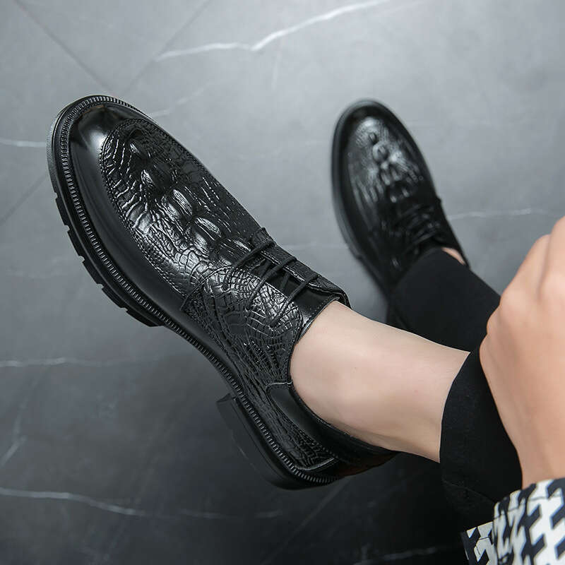 Men's oversized new fashionable men's business dress shoes, trendy crocodile patterned leather shoes