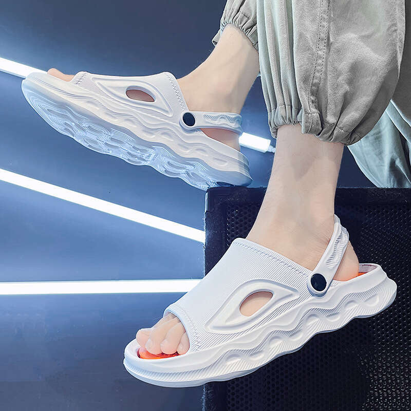 Large size sports for men, 2023 summer new trend, worn as outerwear, with a sense of stepping on poop, thick soled beach sandals