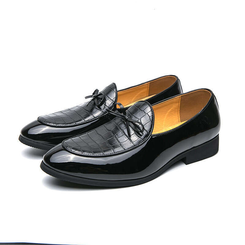 Men's shoes in plus size, new casual leather fashionable men's foot covers, business dress shoes, trendy British style, loafers
