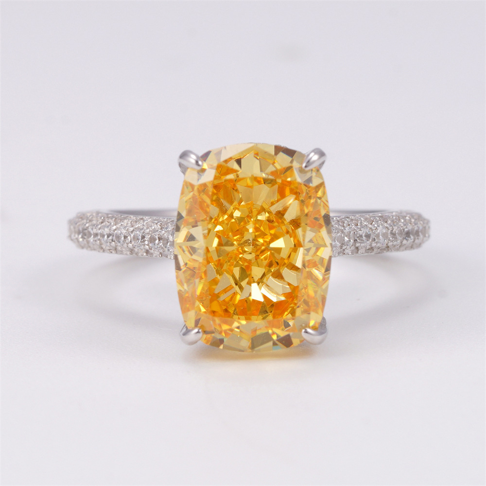 Luxury Women Side Stones Prong Setting Moissanite 5ct Oval 9*12mm 925 Silver Engagement Ring