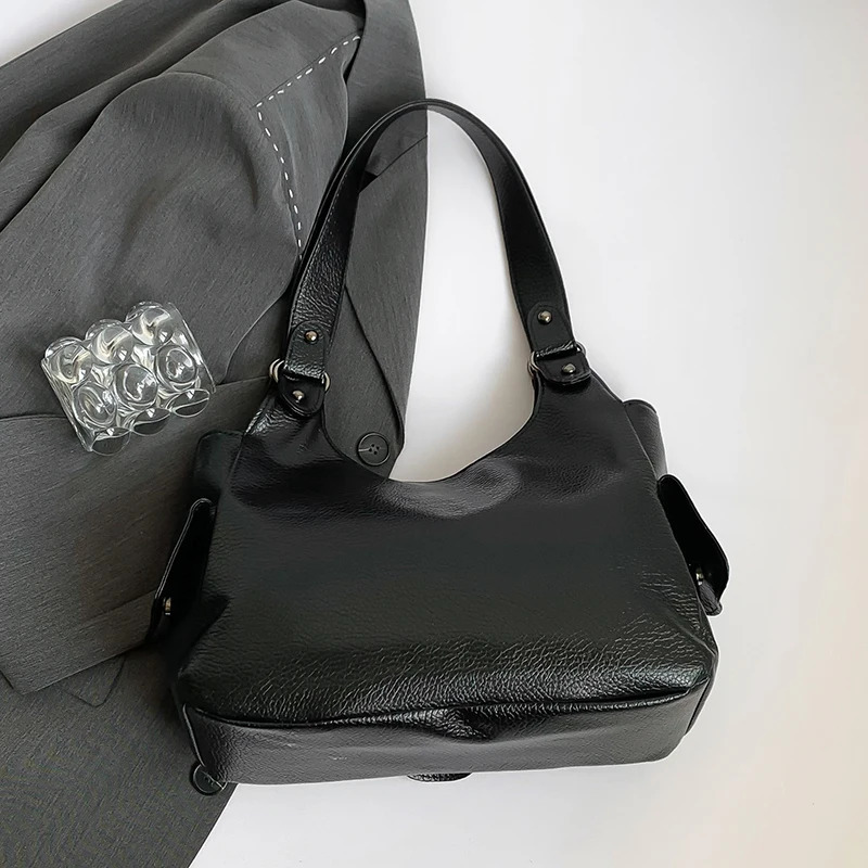 Fashionable large capacity retro womens handbag simple and niche n solid color womens shoulder bag suitable for commuti 251031