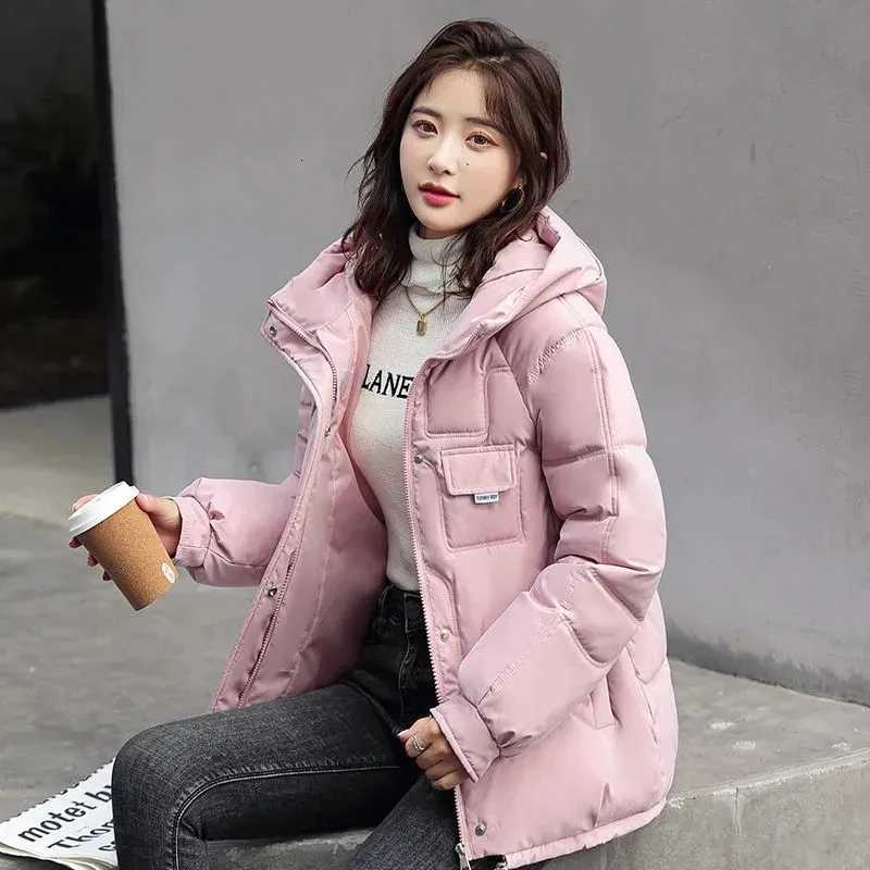 2025 New Winter Women Jacket Warm Parkas Female Thicken Cotton Padded Coats Hooded Parka Loose Snow Wear Outwear Student CoatT251105