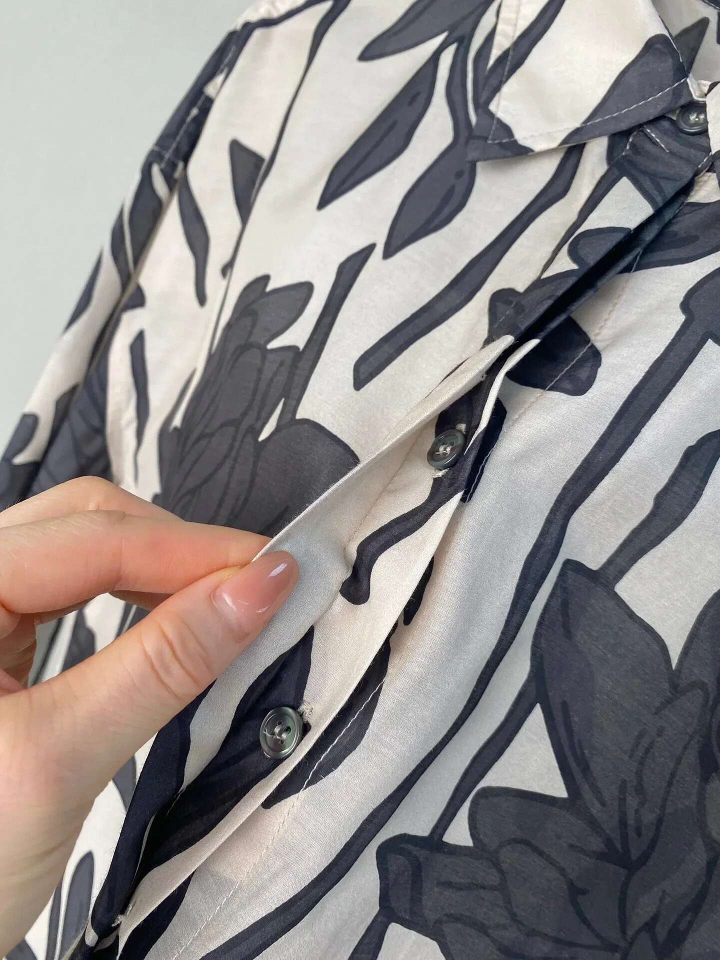 Early Autumn New Women Retro Ral Print Long-Sleeved Shirt