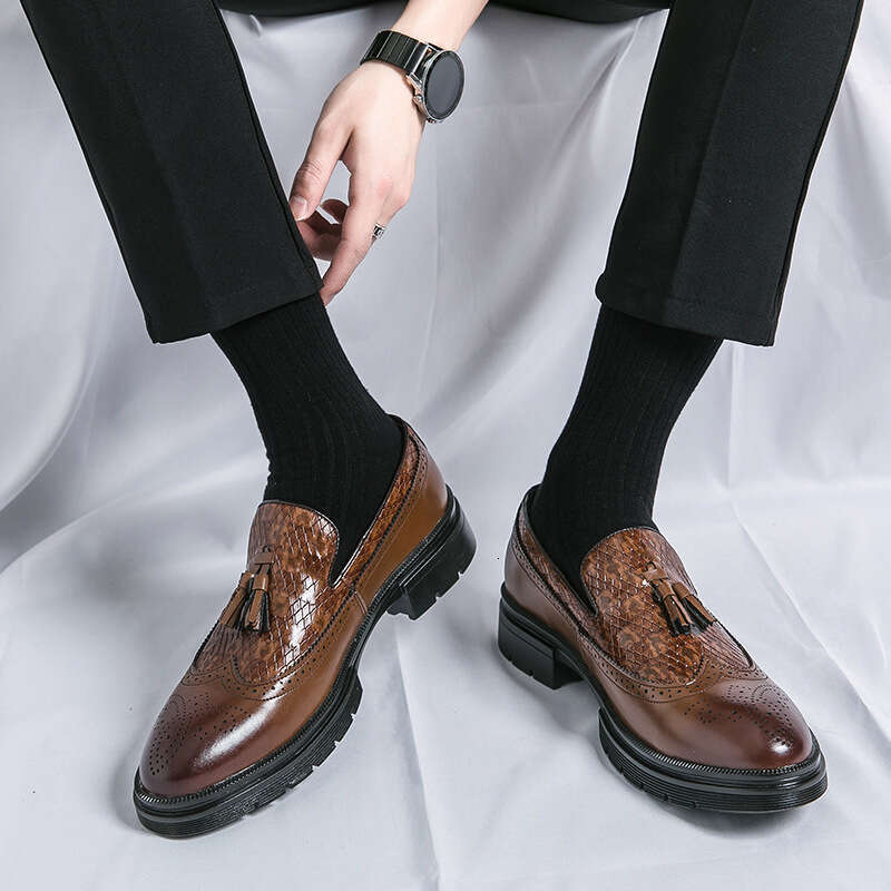 Oversized youth hoodie block formal shoes, British style men's tassels, one foot lazy leather shoes