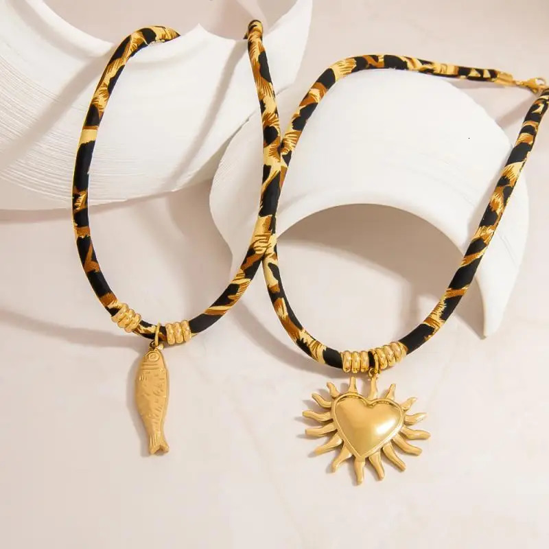 Bohemia Stainless Steel Starfish Heart Pendant Necklaces for Women Fashion Leopard Print Velvet Rope Necklaces Jewelry Gifts 251031