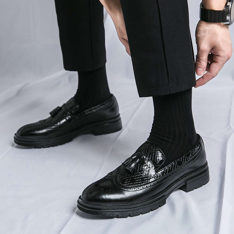 Oversized youth hoodie block formal shoes, British style men's tassels, one foot lazy leather shoes
