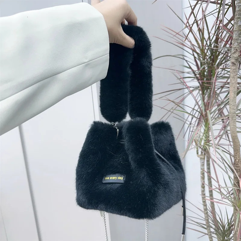 Fur Ladies Bucket Bag Clutch Purse Handbags Soft Plush Female Chain Shoulder Bags Winter Furry Small Messenger Bag 251104
