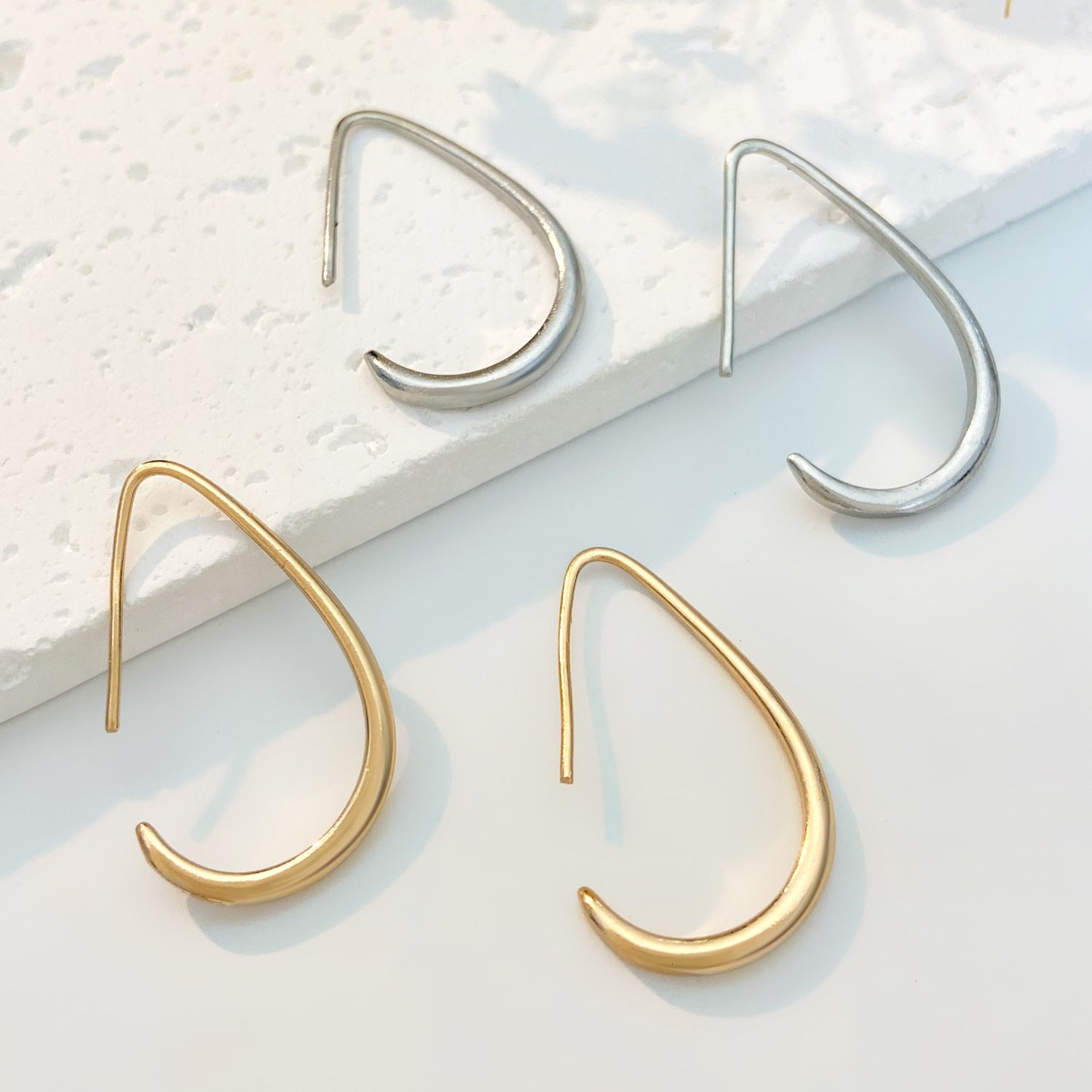 Minimalist Water Drop for Women, Versatile Personality Hoop Earrings, French Hollow Geometric Elegant Earrings