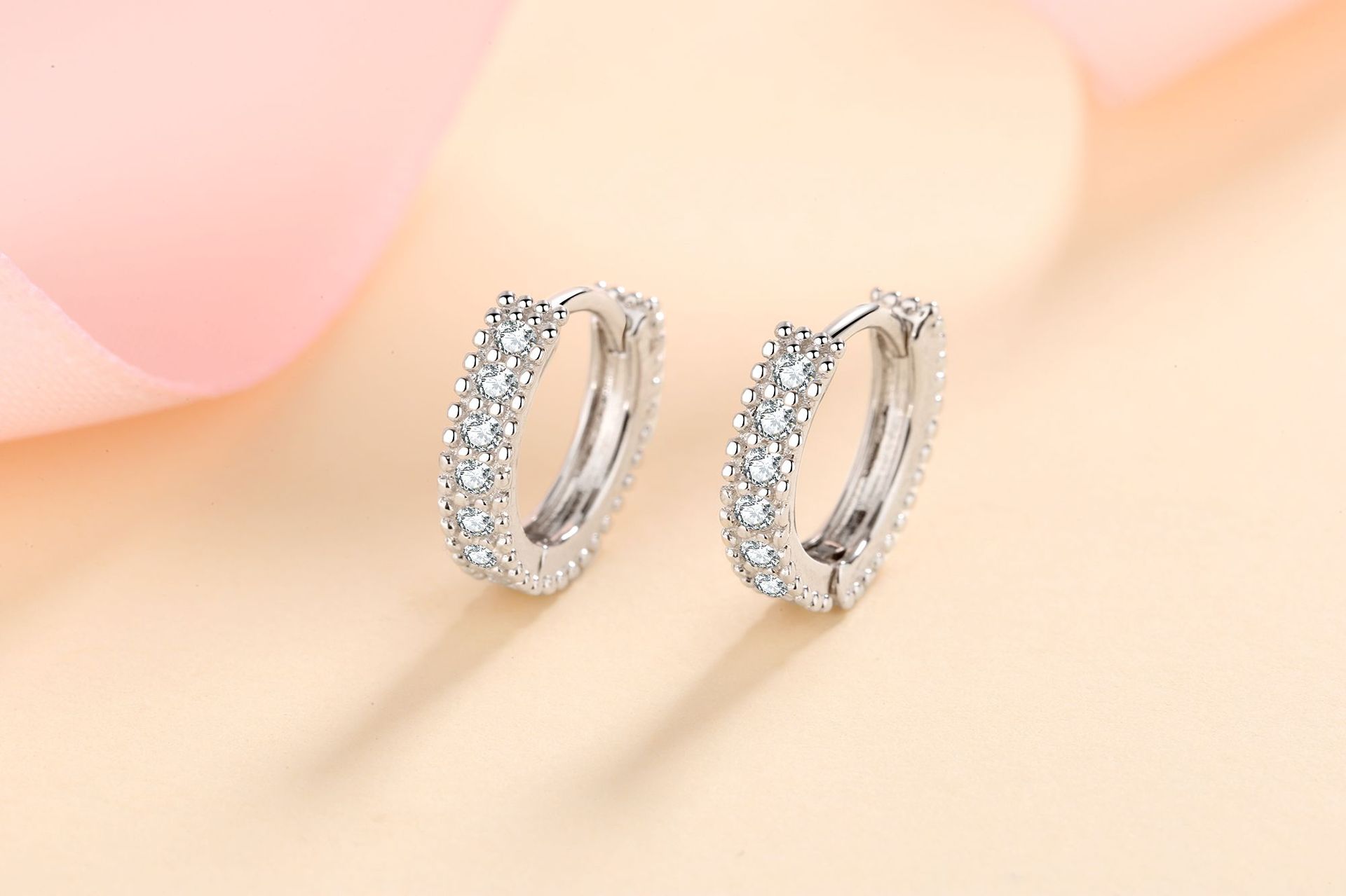 TaiYang S925 Moissanite Studs Earing For Women and Men 0.14ct D VVS1 Hoop Earrings , Luxurious 925 Sterling Silver Wedding Engagement Diamond Earring 
