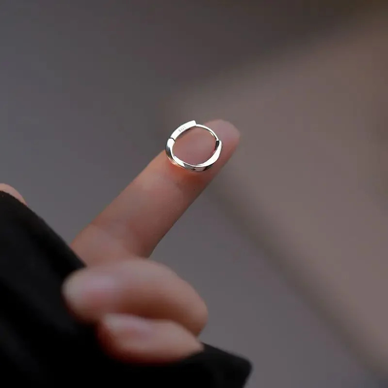 Korean Trendy Highquality Twisted Hoop Ear Rings for Women Charm Gold Color er Piercing Earrings Jewelry Gift 251131