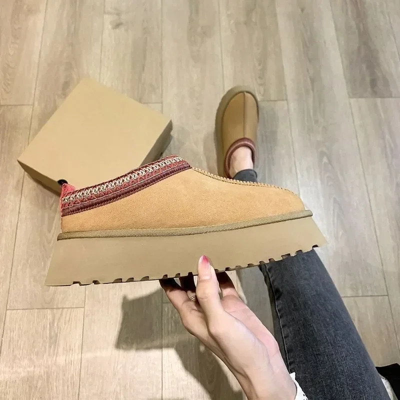 2025 Winter Womens Short Plush Flats Snow Boots Warm Suede Thick-soled Shoes Womens Chelsea Boots Large Size Botas Mujer251105
