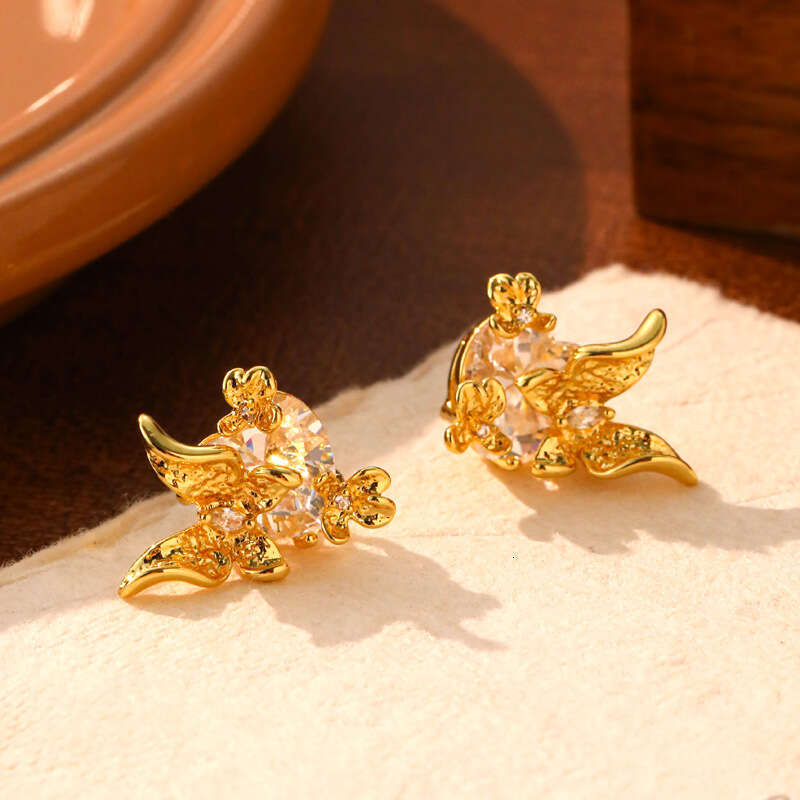 French Style Heart Zircon Butterfly Earrings for Women, High-End Luxury Fashion Exquisite Stud Earrings, Versatile Elegant Silver Needle Ear Jewelry