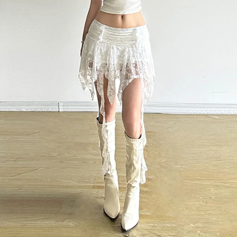 Womens Cute Elastic Waist Loose A-Line Skiing Korean Style Y2K Aesthetics Sprint Street Sweet Lace Ruffle Mini Skiing 250402