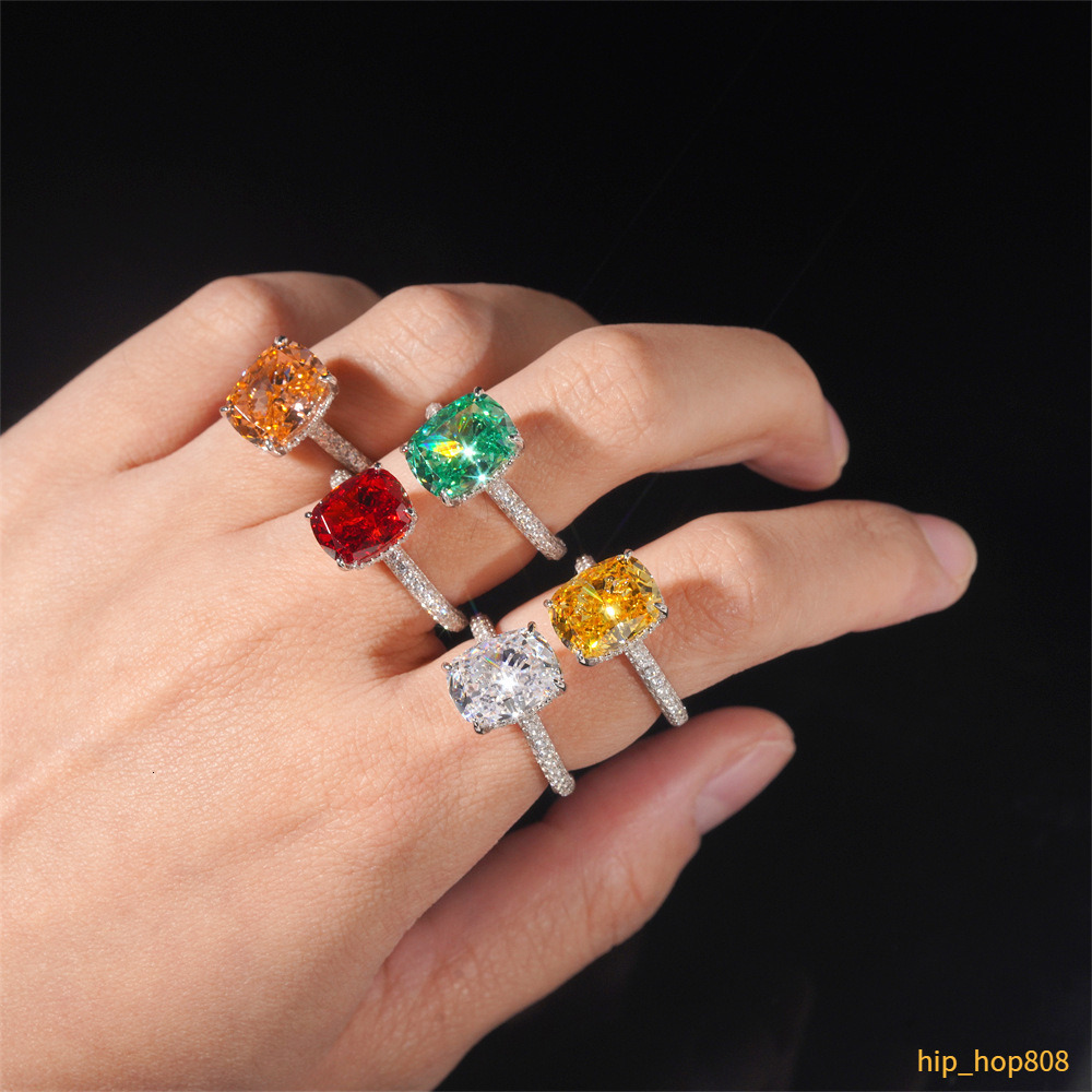 Luxury Women Side Stones Prong Setting Moissanite 5ct Oval 9*12mm 925 Silver Engagement Ring