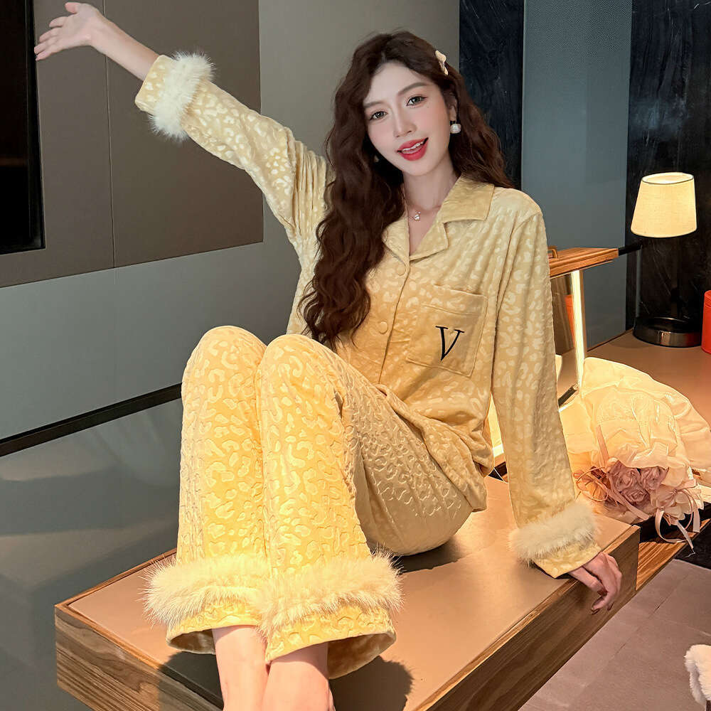 Velvet Pajamas for Women Warm Thickened Little Fragrance Style Long Sleeve Set Loose Fit Autumn and Winter Designer Luxcury Homewear Pyjamas