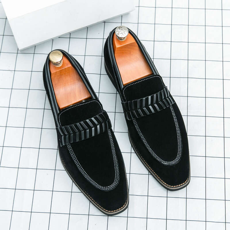 Men's shoes in plus size, four season new casual leather fashionable men's frosted leather, lazy shoes, loafers