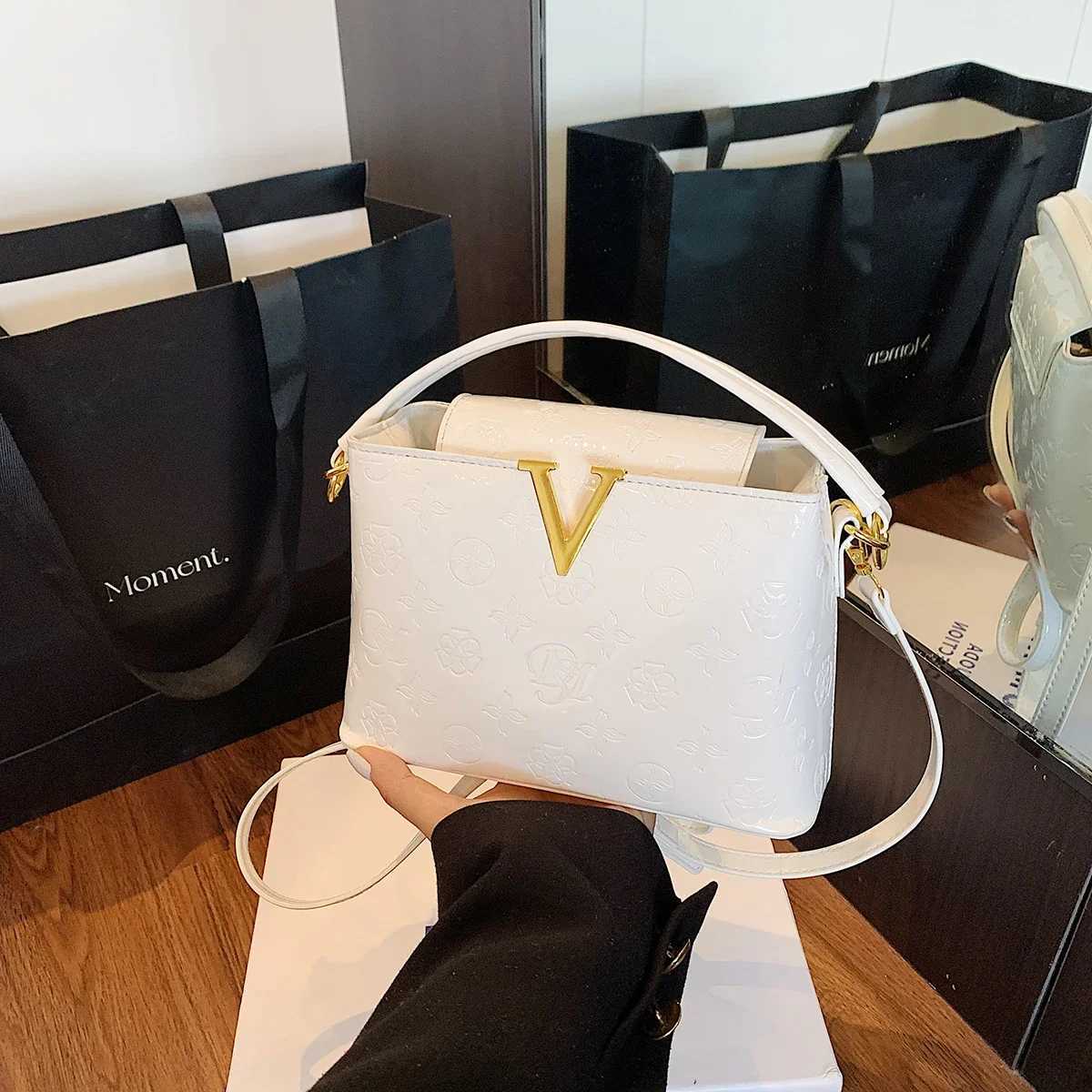 Smooth Shiny PU Solid Color Elegant Trendy Women Shoulder Bag Pattern Print Deco Handbag Crossbody Bag for Outings Party Travel Z251104