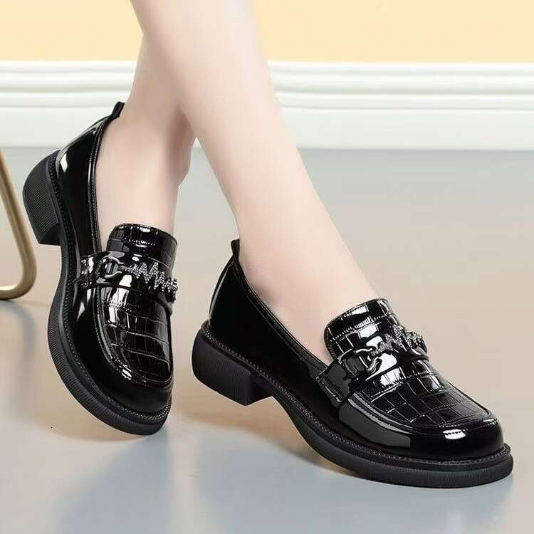 Spring and Autumn Genuine Single for Women, Low Heel Soft soled Comfortable Lacquer Le Fu Work Mom Shoes, Small Leather Shoes