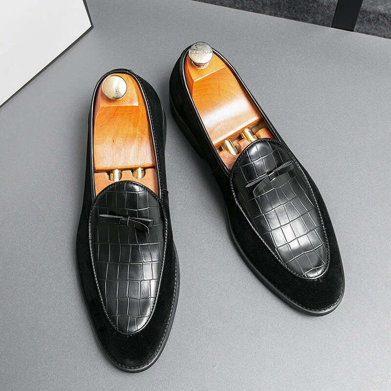 Large men's loafers, fashionable new business dress shoes, trendy one foot lazy shoes