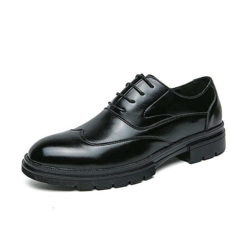 Men's in plus size, new leather fashionable men's business dress shoes, trendy thick soled groom's wedding shoes
