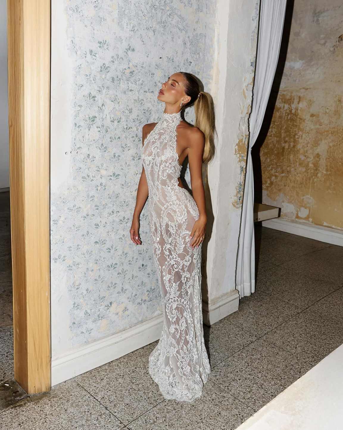 Vintage Halter Lace Wedding Dress Mermaid Elgant Sleeveless Appliques Bobycon Bridal Gown Princess Bride Gown Customized