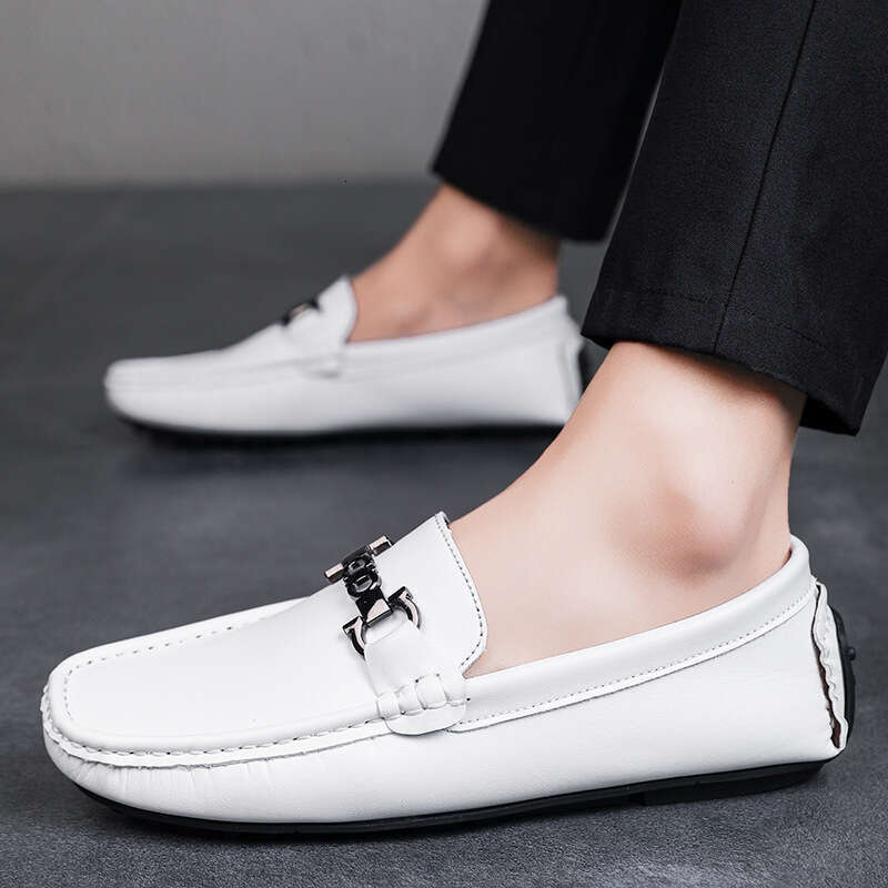 Four season super fiber bean sizes 39-45 plus men's leather shoes, fashionable soft soled driving shoes for men