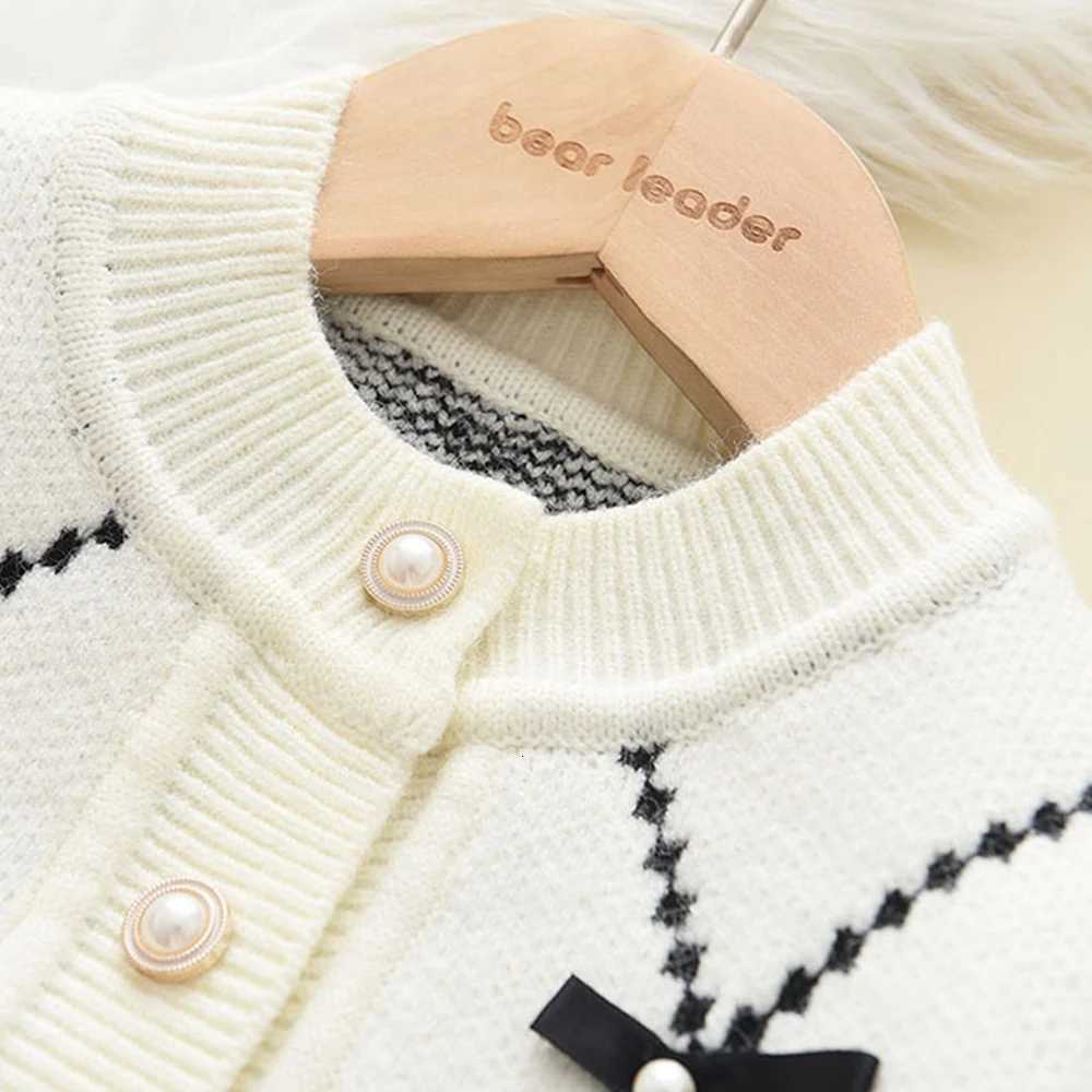 Bear Leader Bow Baby Sweatshirt Pants 2pcs Set New Children Knitting Outfit for 2-6Years Kids Tracksuit Winter Girls Clothes Y251105