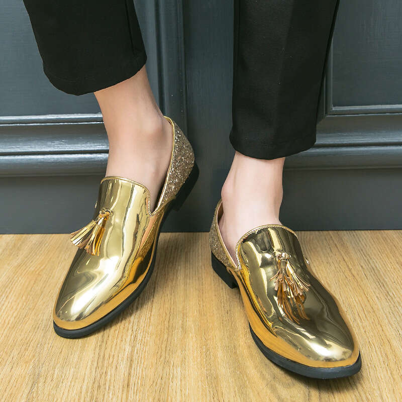 Large sizes 38-47, 2023 Spring and Autumn season new pointed block shoes, British carved leather shoes