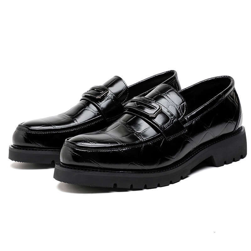 Men's in plus size, new casual shoes, fashionable foot covers, loafers, trendy business style, glossy formal leather shoes