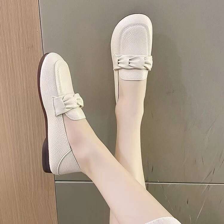 Waterproof outer wearing soft sole lazy shoes, spring autumn can be stepped on with one heel, casual and non slip flat bottomed four season bean singl