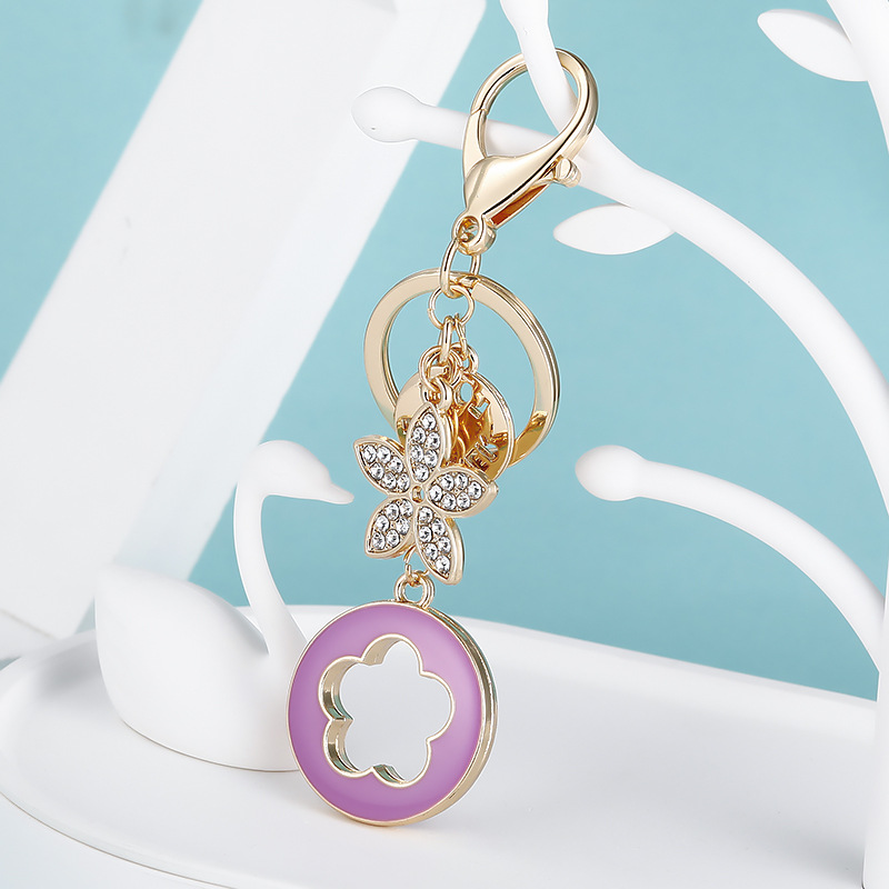 Creative Diamond-Inlaid Enamel Clover Keychain Stylish Metal Charm for Women's Bags & Car Key Chains