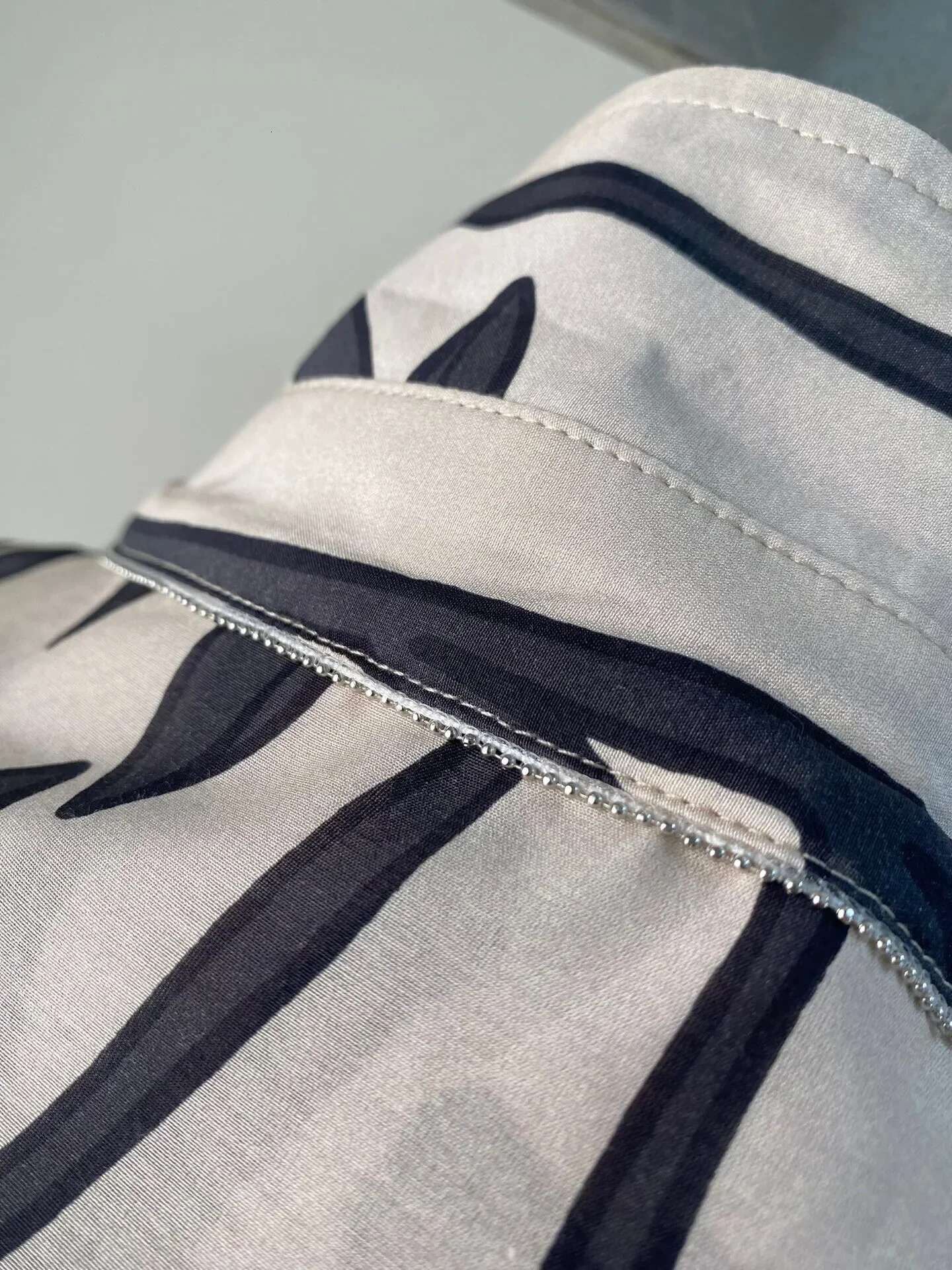 Early Autumn New Women Retro Ral Print Long-Sleeved Shirt