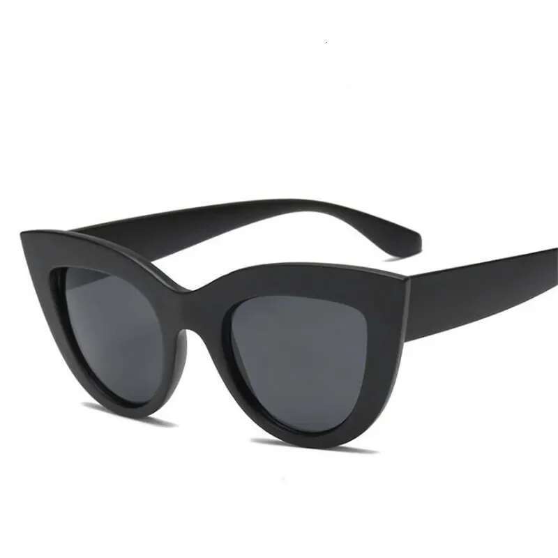 New retro Cat Eye Trendy Sweet Cool Women's Sunglasses Ins Style Vacation Party Daily fashion Glasses