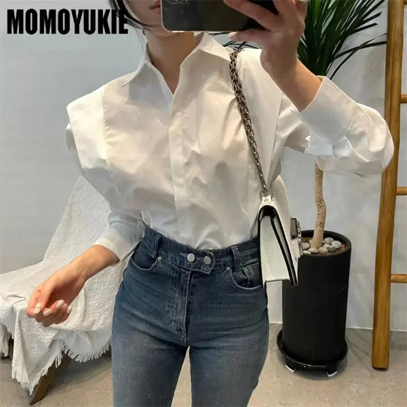 Loose long sleeved casual shirt for women solid and warm. Korean spring retro simple polo button board with ruffled edges 250402