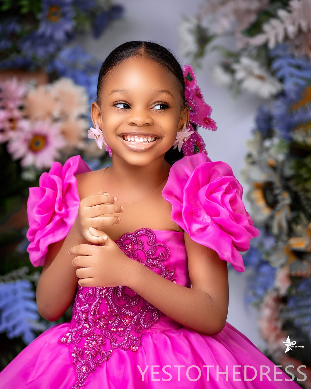 2026 Fuchsia Flower Girl Dresses Children Birthday Dress Illusion Sheer Neck Beaded Sequined Lace Appliqued Flora Tiered Tulle Ball Gown For Marriage 