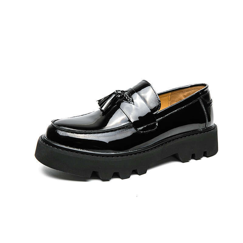 Large pointed formal business leather shoes, 2023 thick sole single shoe, round toe tassel men's loafers