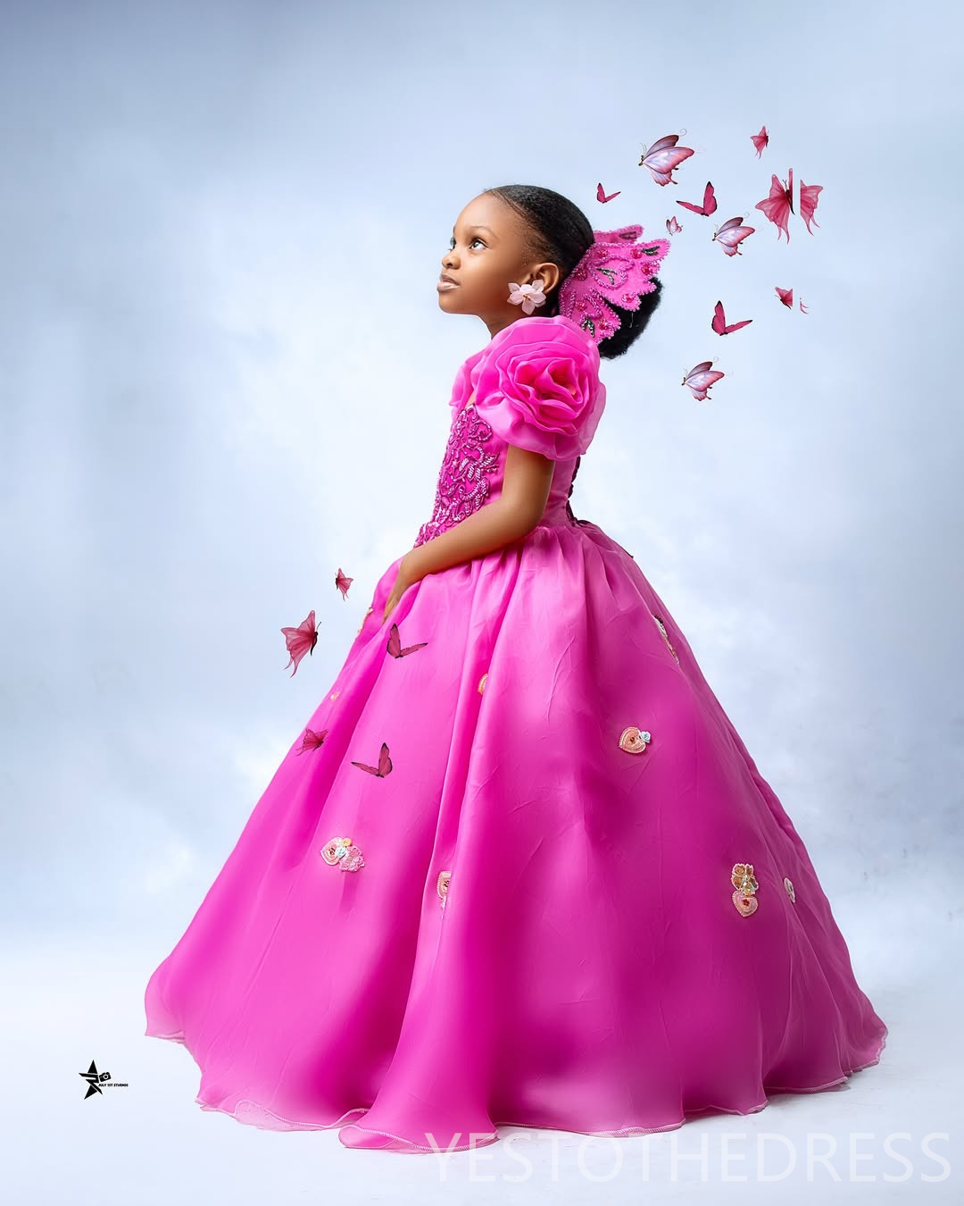 2026 Fuchsia Flower Girl Dresses Children Birthday Dress Illusion Sheer Neck Beaded Sequined Lace Appliqued Flora Tiered Tulle Ball Gown For Marriage 