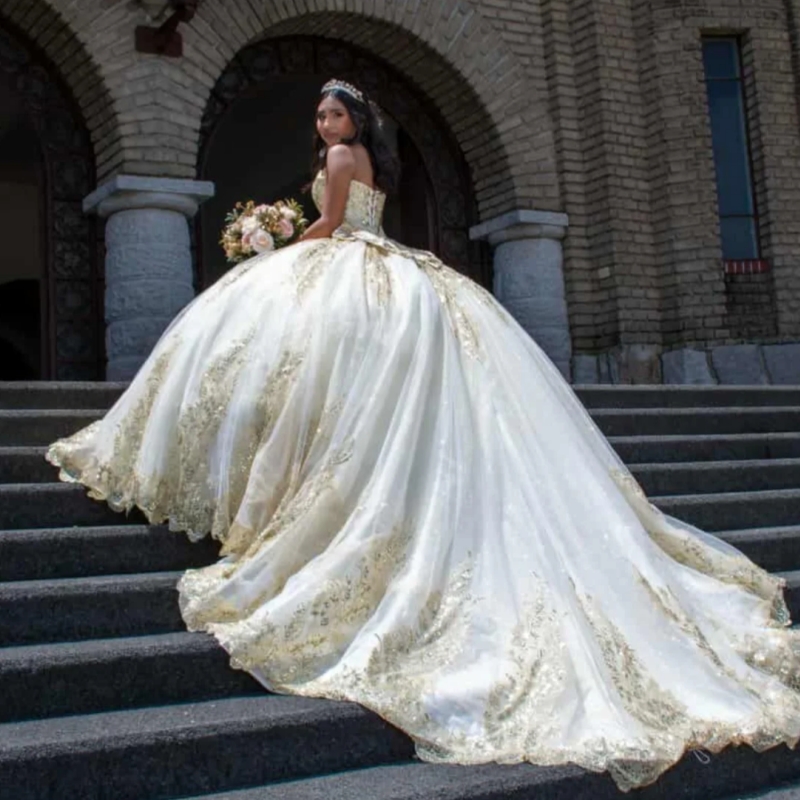 Light Champagne Shiny Quinceanera Dresses Off The Shoulder Sequin Applique Lace Beading Crystal Bow Tull Party Birthday Sweet 16 Dress Vestidos 15 Ano