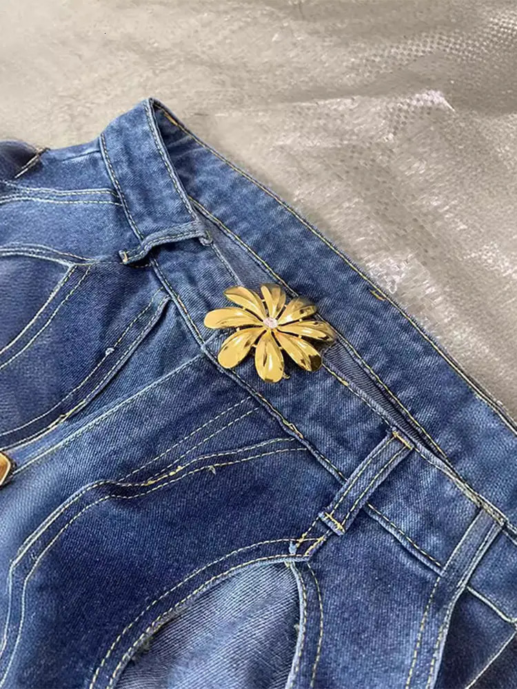 Womens Twist Love Jeans Pants Holes denim pants with metallic flowers suitable for women loose legs Trouser summer high street jeans 250403