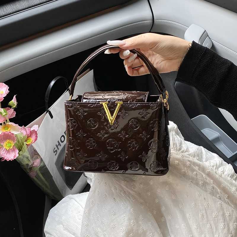 Smooth Shiny PU Solid Color Elegant Trendy Women Shoulder Bag Pattern Print Deco Handbag Crossbody Bag for Outings Party Travel Z251104