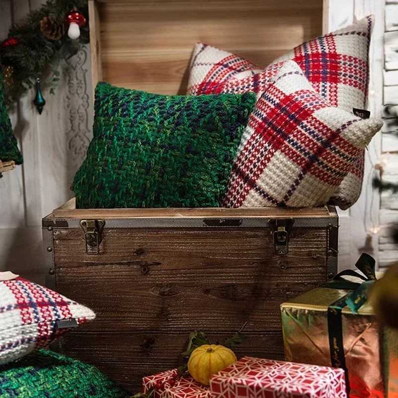 Red Green Christmas Plaid Weave Cushion Cover Thick Crochet Pillowcase 45x45/30x50cm Christmas Decorative Throw Pillow Cover Y251105