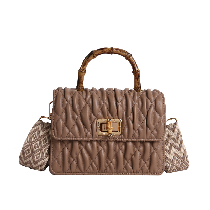 Free delivery new designer bag Simple and casual fashionable handbag simple and comfortable