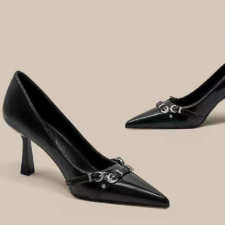 Black high heels for women, 2025 new French style small fragrance style, versatile daily wear, pointed thin heels, light mouth, nude single shoes