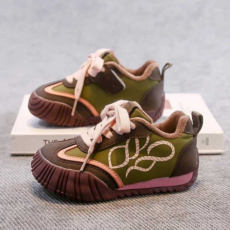 Kids Tennis Shoes Casual Soft Bottom Children Sports Shoes Fashion 2025 Winter New Boys Girls Skate Shoes Versatile Suede WarmT251105